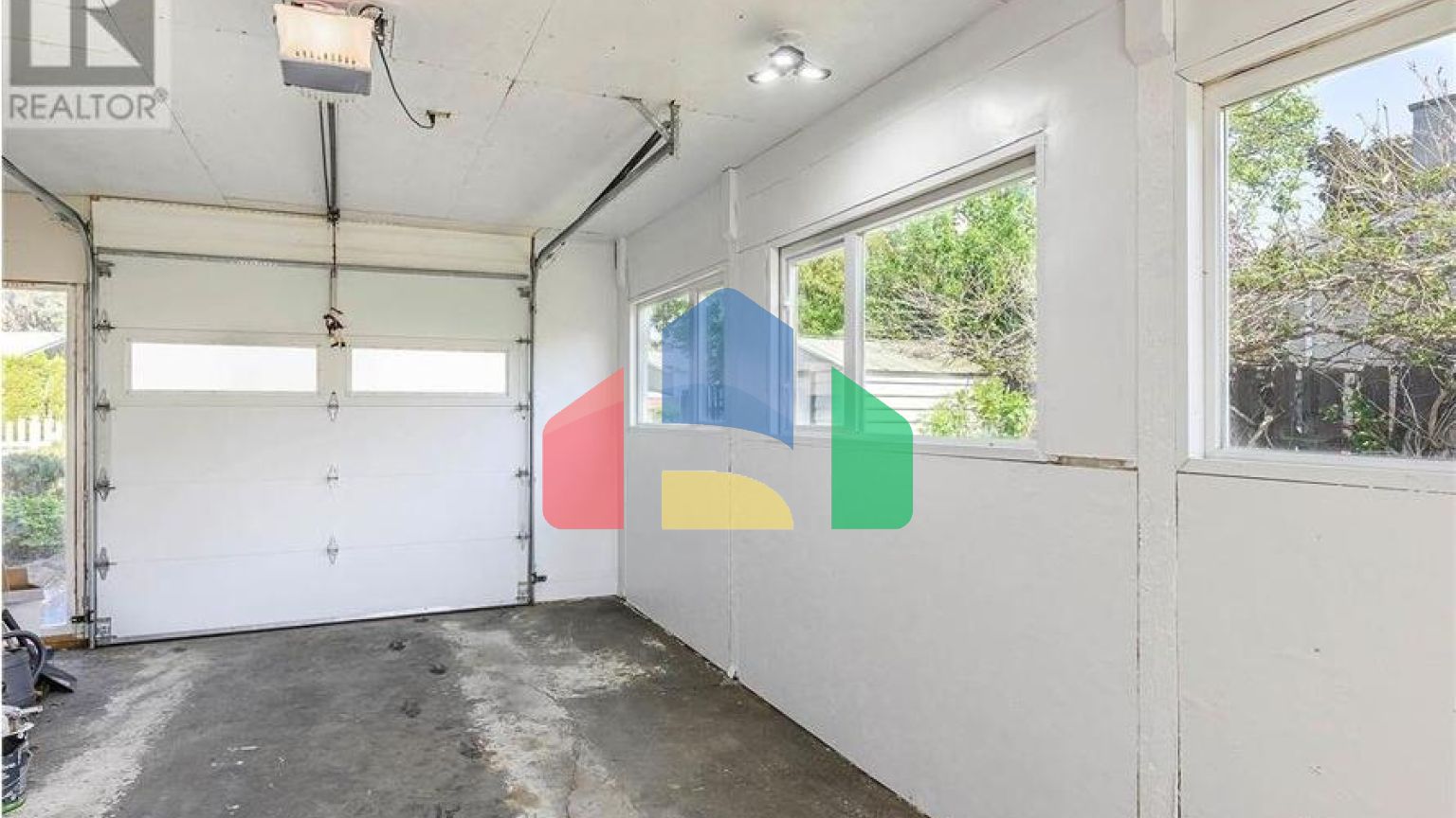 Residential - Single Family Home - Kamloops, Canada - Canada