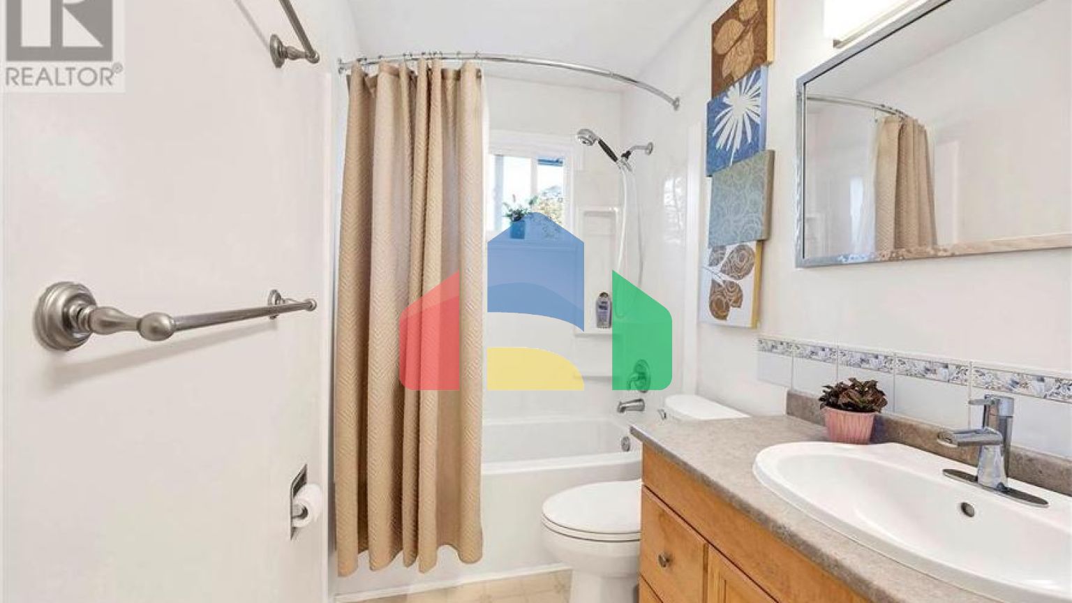 Residential - Single Family Home - Kamloops, Canada - Canada