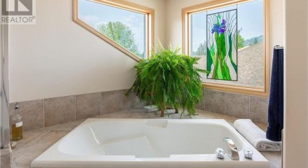Residential - Single Family Home - Kelowna, Canada - Canada