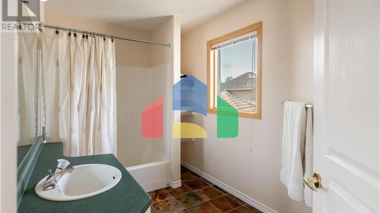 Residential - Single Family Home - Kelowna, Canada - Canada