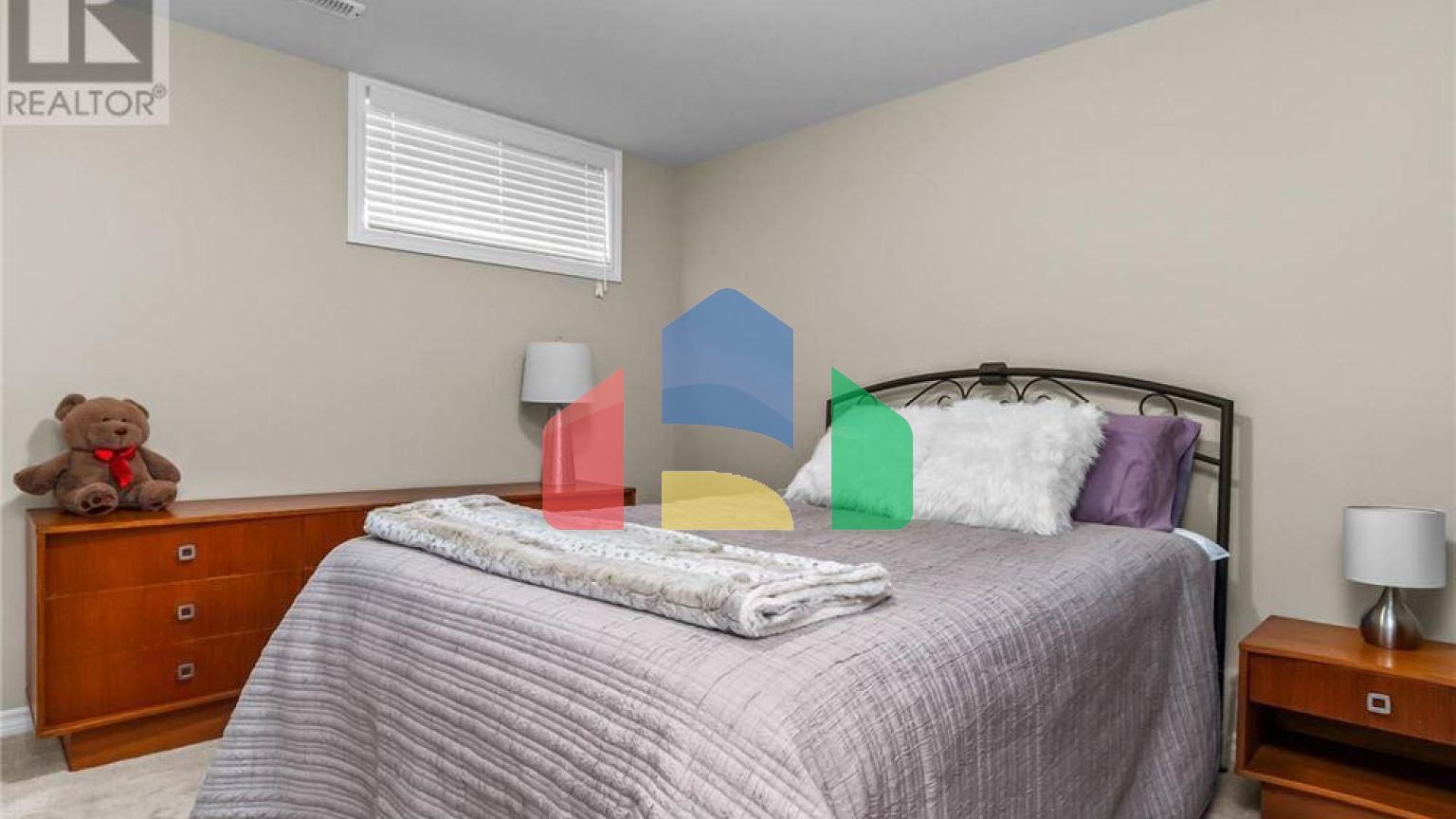 Residential - Single Family Home - Kingston, Canada - Canada