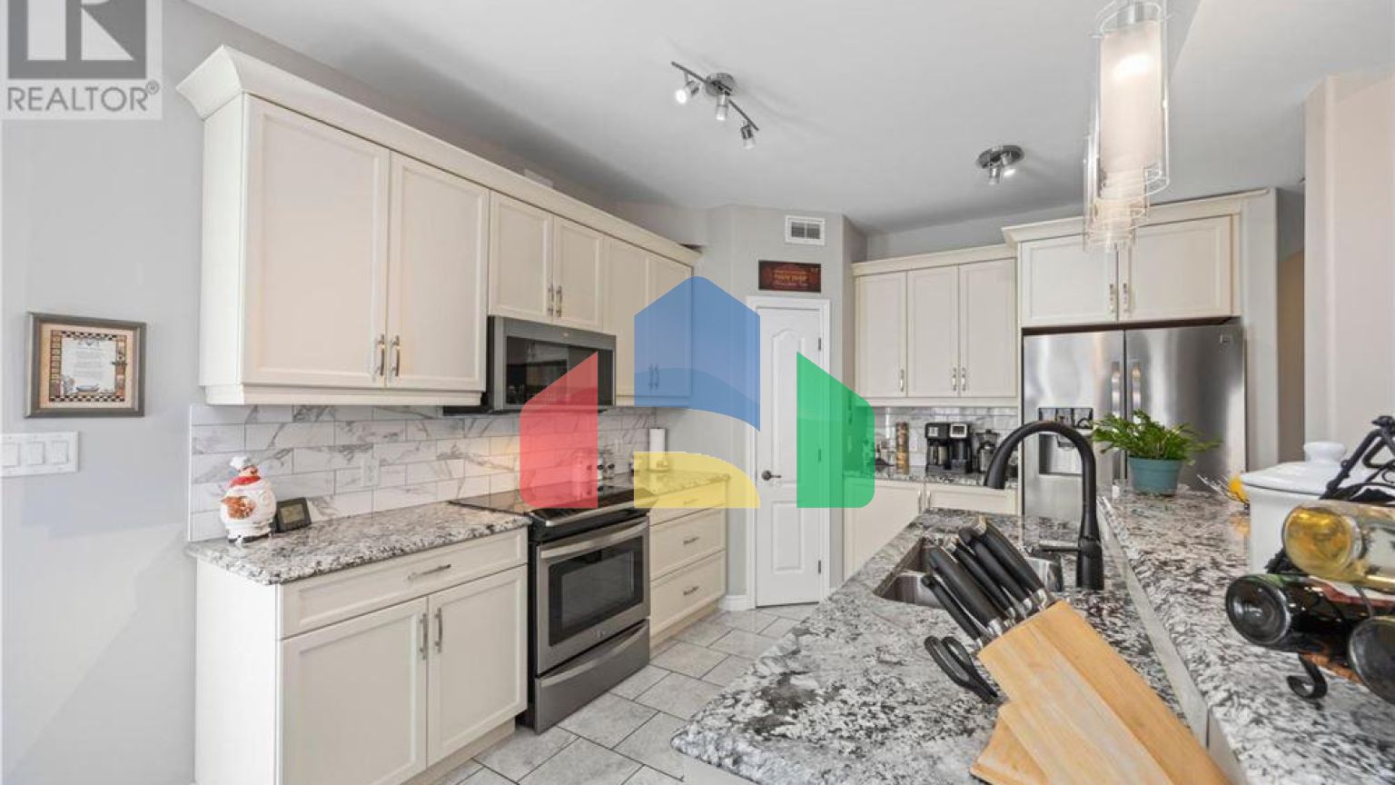 Residential - Single Family Home - Kingston, Canada - Canada