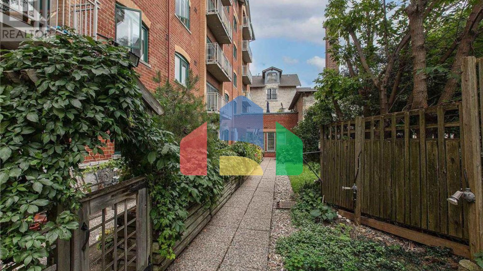 Residential - Condo/Apartment - Kingston, Canada - Canada