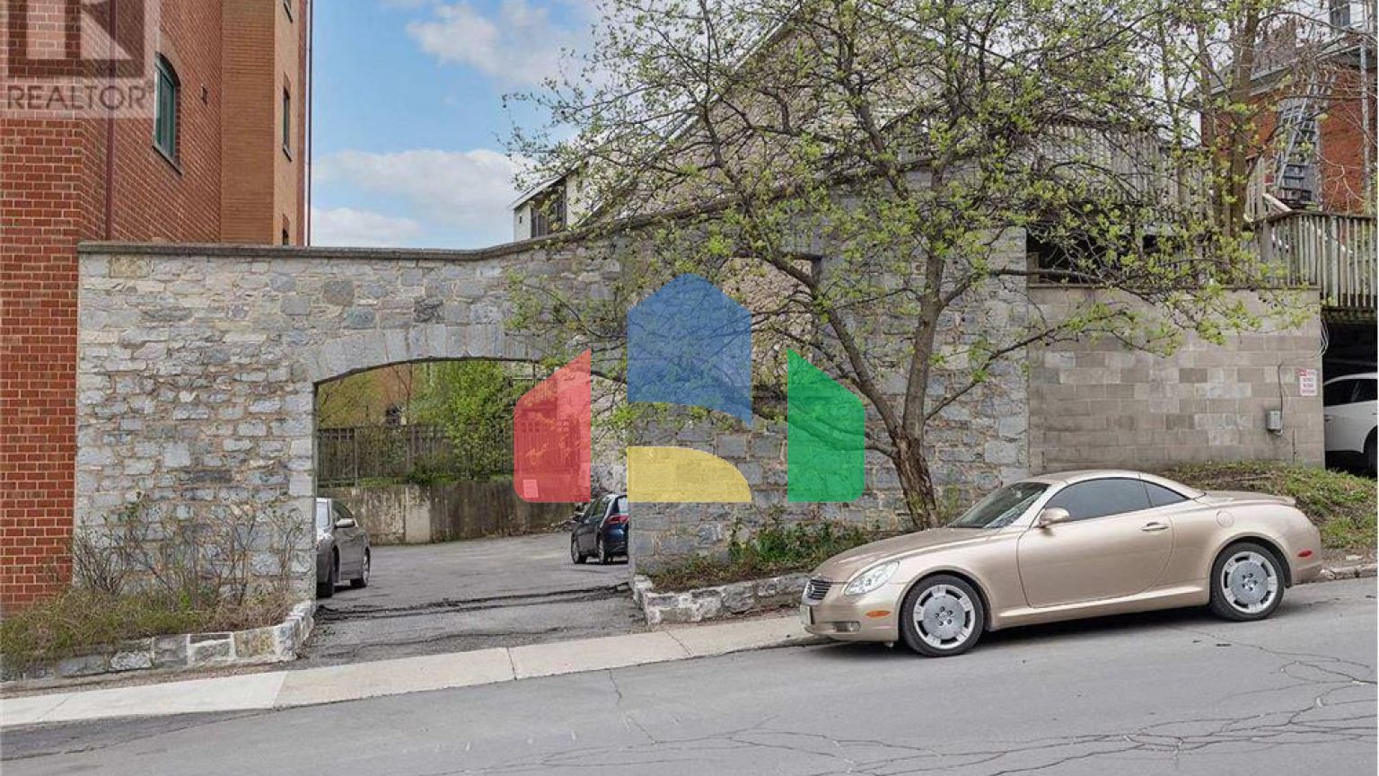 Residential - Condo/Apartment - Kingston, Canada - Canada