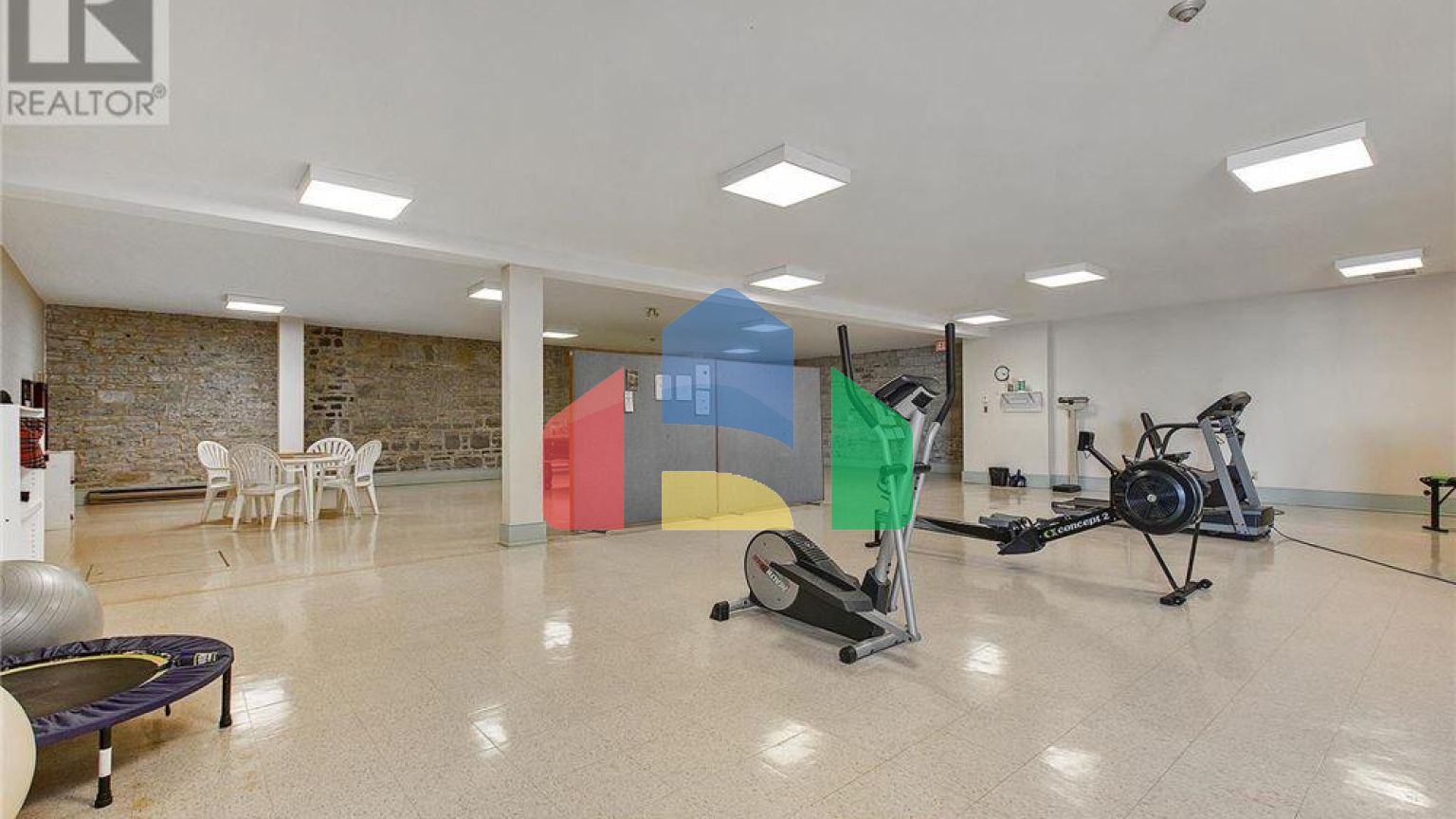 Residential - Condo/Apartment - Kingston, Canada - Canada