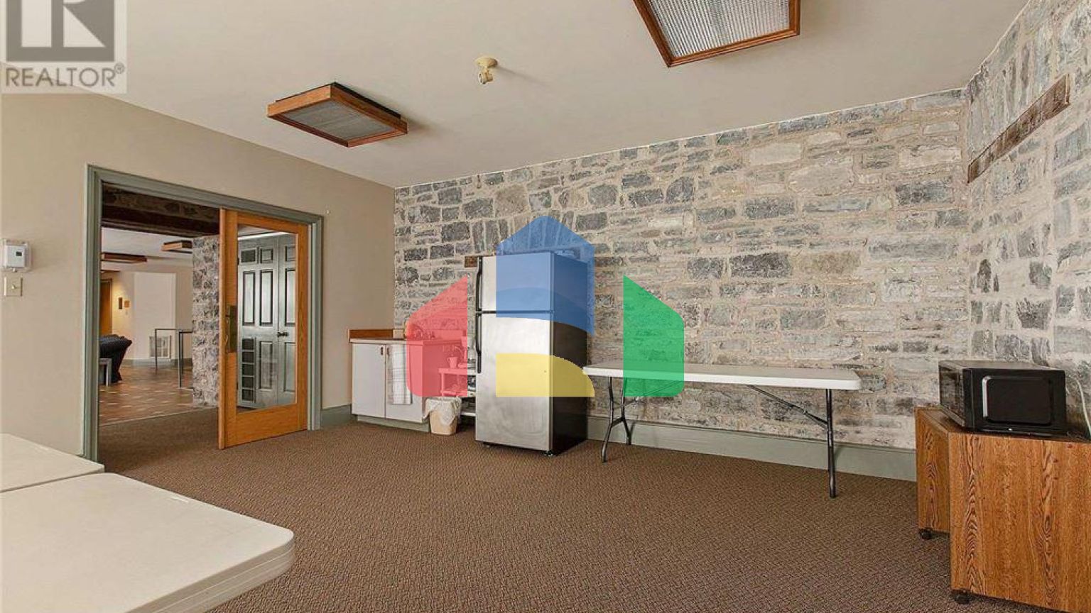 Residential - Condo/Apartment - Kingston, Canada - Canada