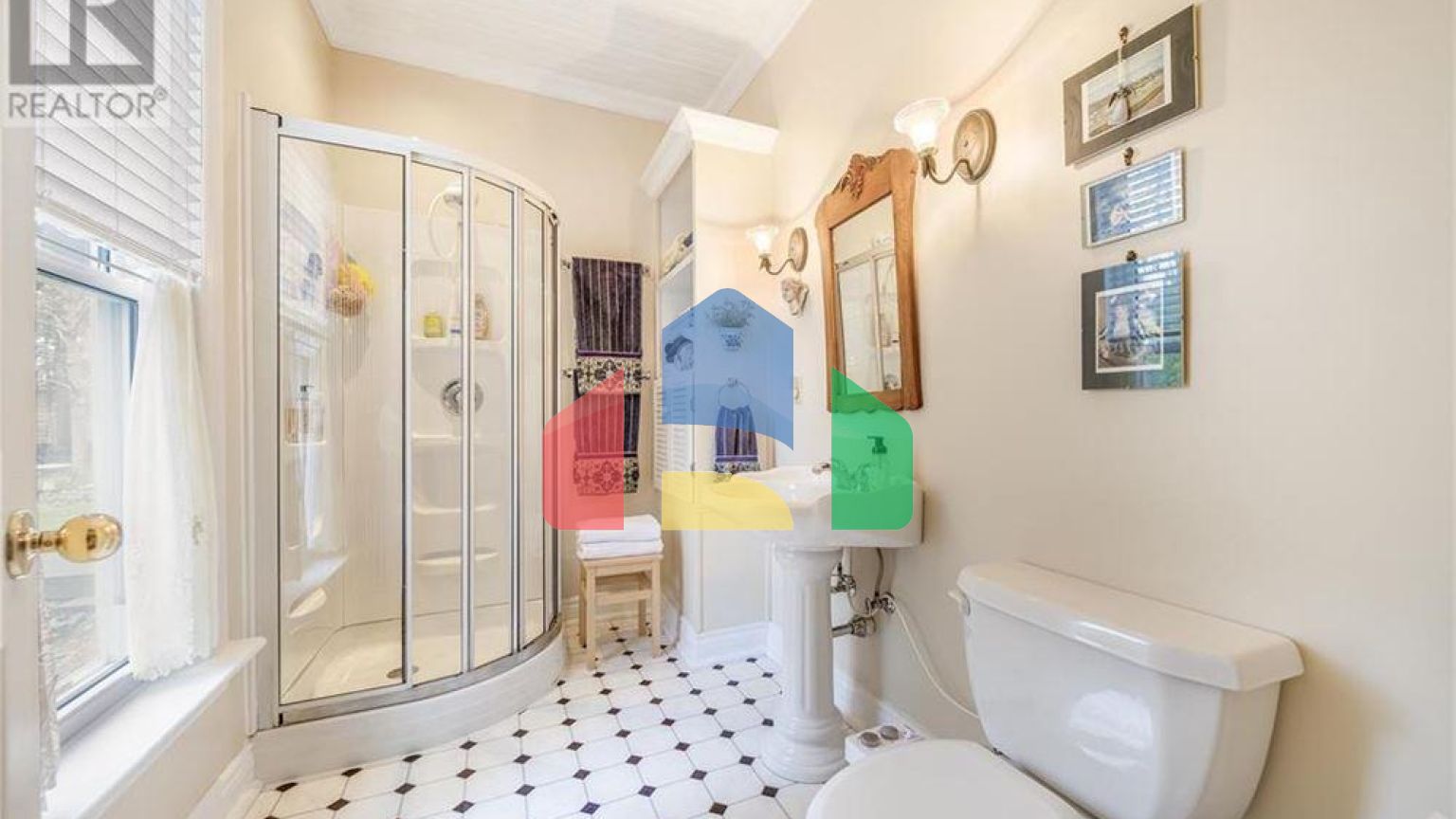 Residential - Single Family Home - Kingsville, Canada - Canada