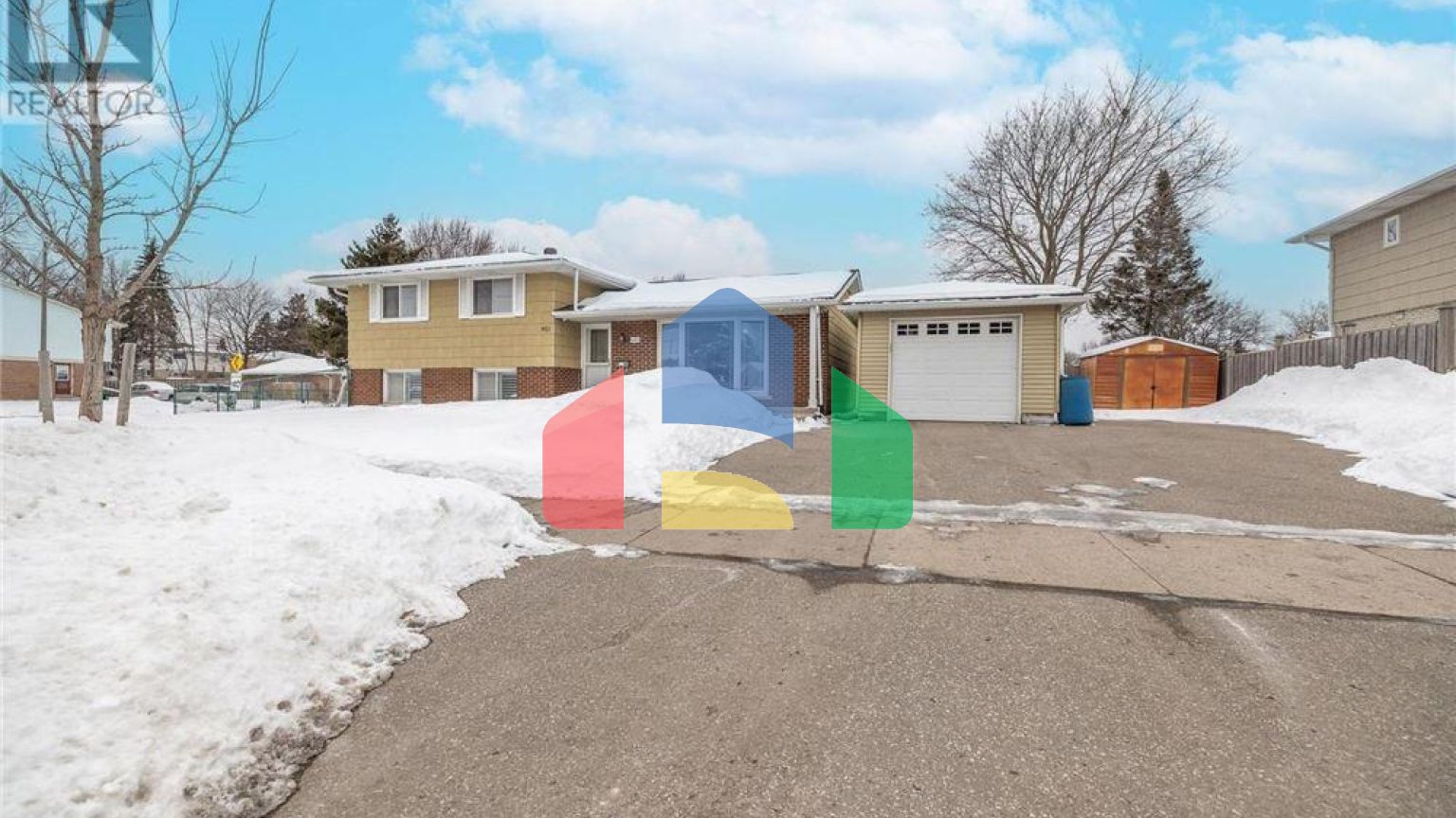 Residential - Single Family Home - Kitchener, Canada - Canada