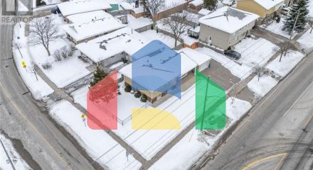 Residential - Single Family Home - Kitchener, Canada - Canada