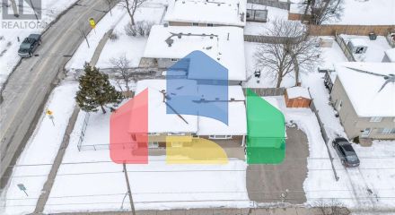 Residential - Single Family Home - Kitchener, Canada - Canada