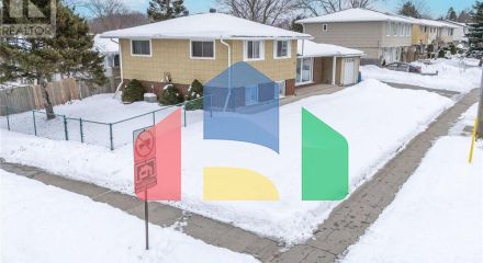 Residential - Single Family Home - Kitchener, Canada - Canada