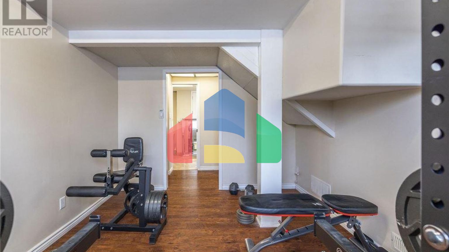 Residential - Single Family Home - Kitchener, Canada - Canada