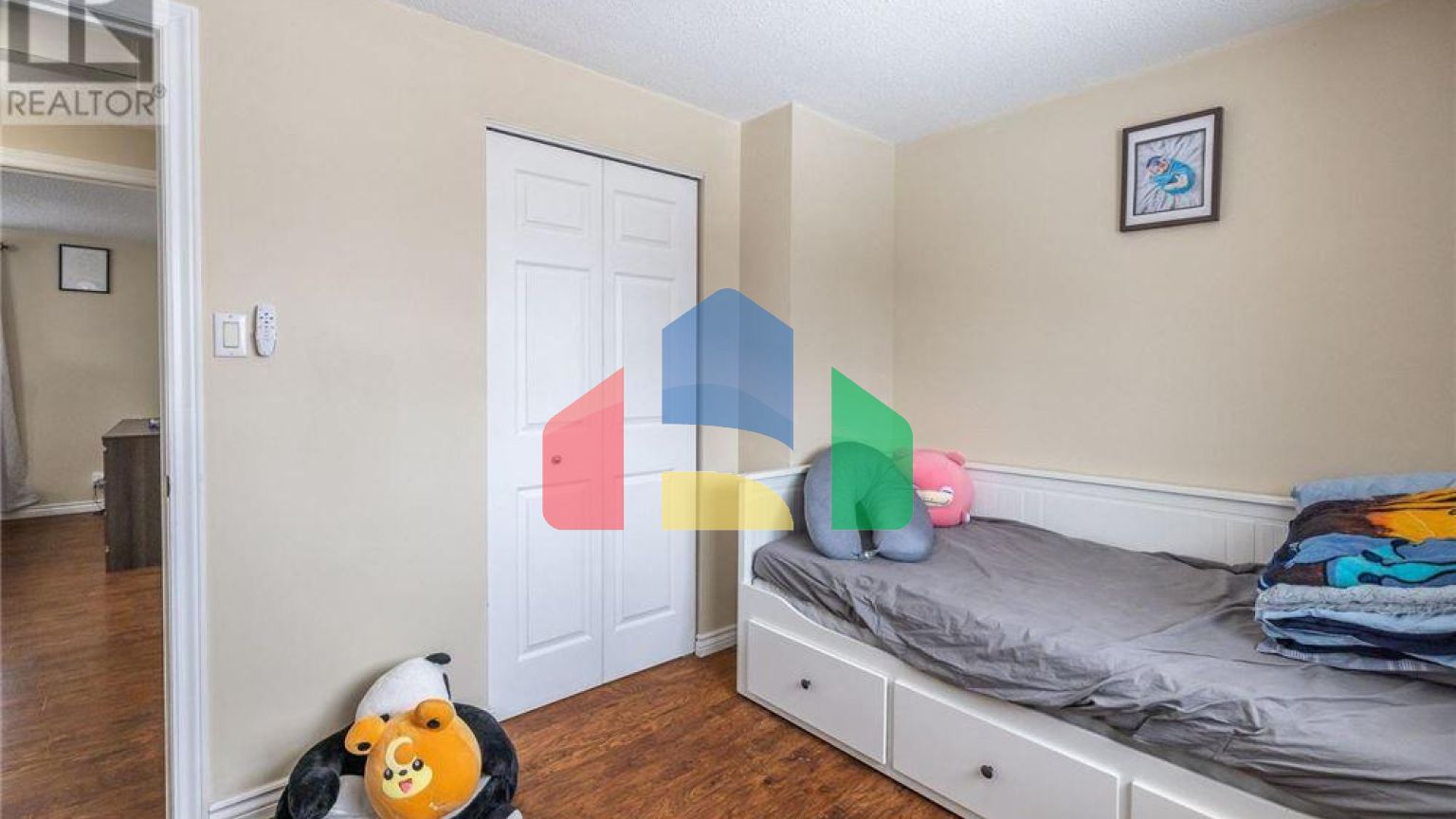 Residential - Single Family Home - Kitchener, Canada - Canada