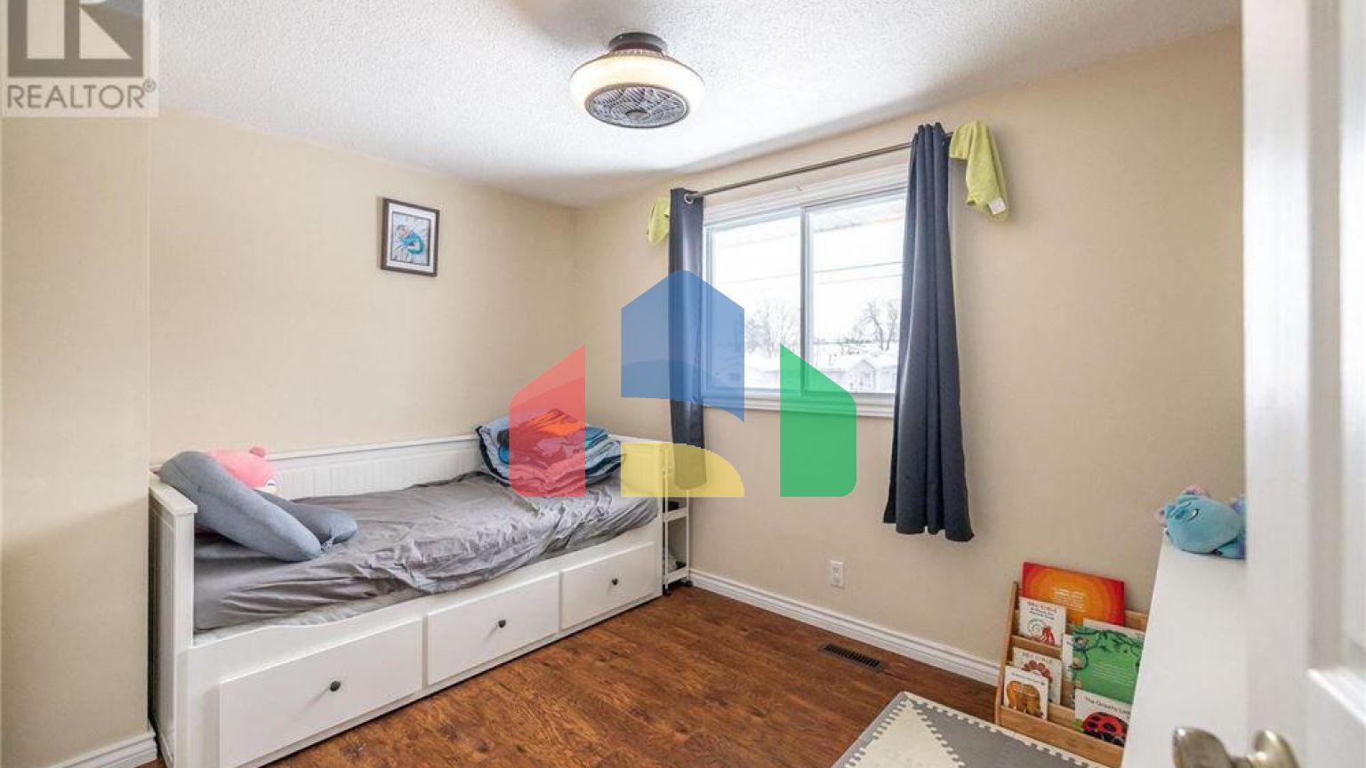 Residential - Single Family Home - Kitchener, Canada - Canada