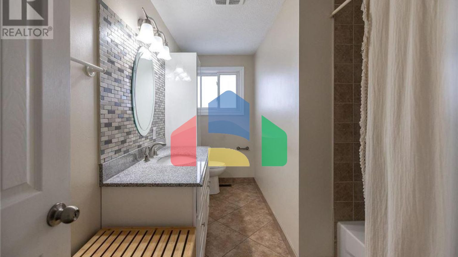 Residential - Single Family Home - Kitchener, Canada - Canada