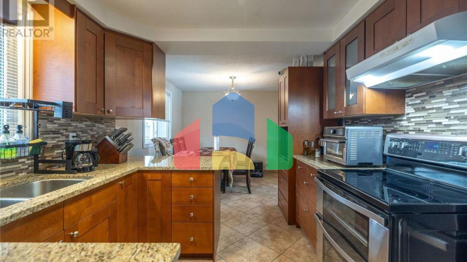 Residential - Single Family Home - Kitchener, Canada - Canada