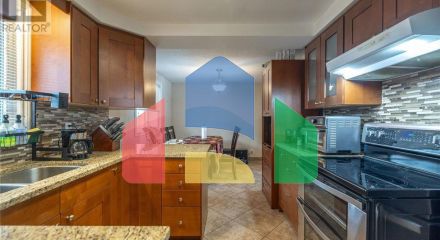 Residential - Single Family Home - Kitchener, Canada - Canada