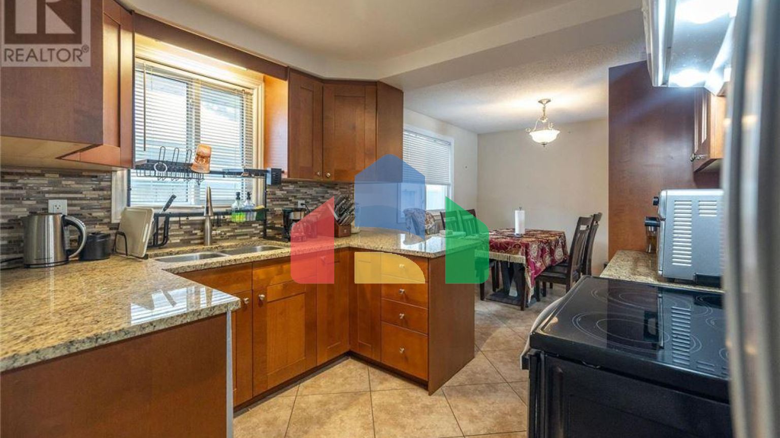 Residential - Single Family Home - Kitchener, Canada - Canada