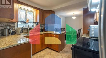 Residential - Single Family Home - Kitchener, Canada - Canada