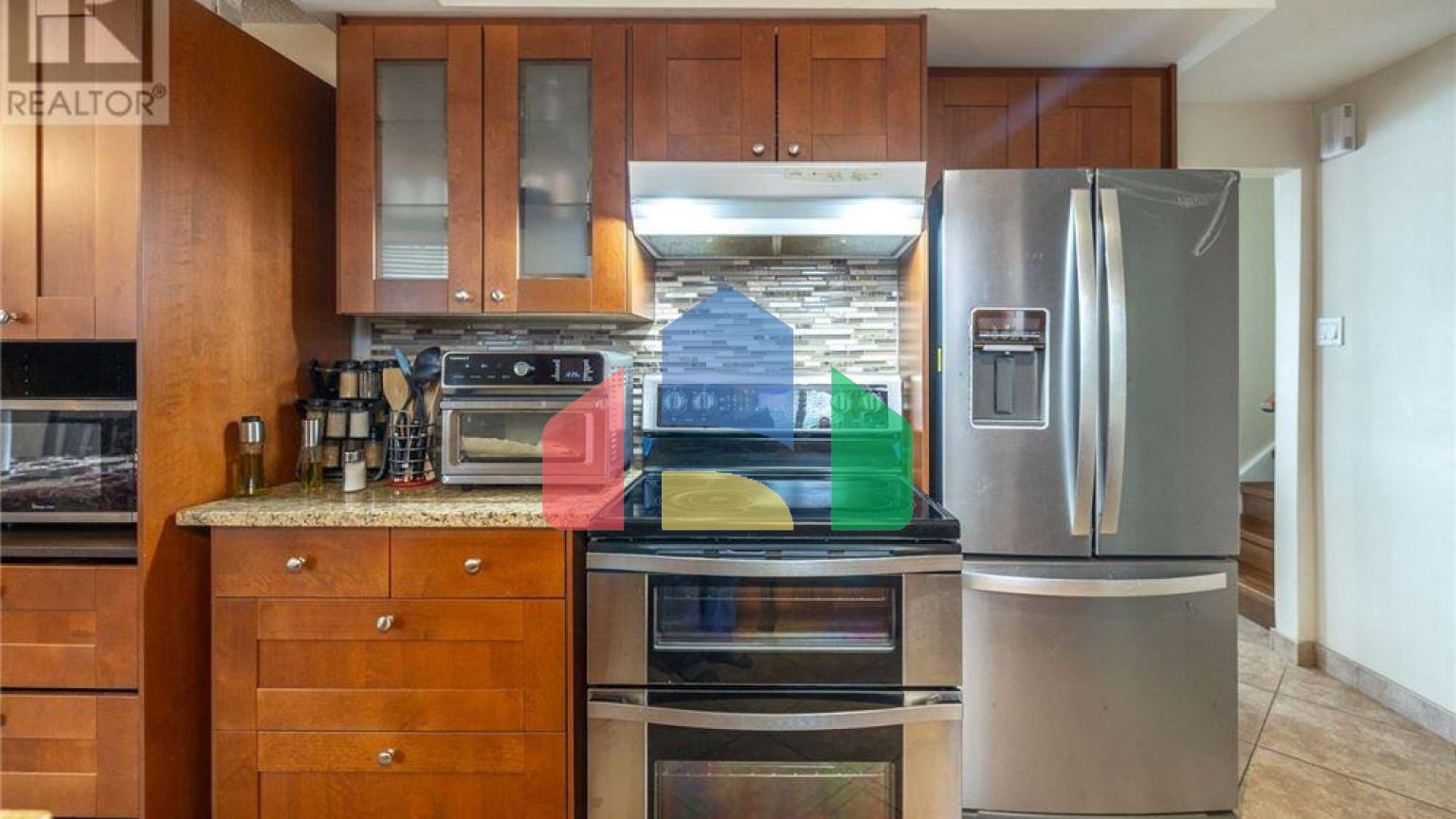 Residential - Single Family Home - Kitchener, Canada - Canada