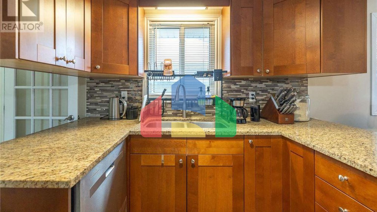 Residential - Single Family Home - Kitchener, Canada - Canada