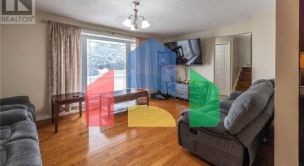 Residential - Single Family Home - Kitchener, Canada - Canada
