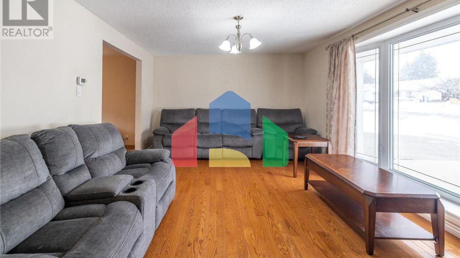 Residential - Single Family Home - Kitchener, Canada - Canada