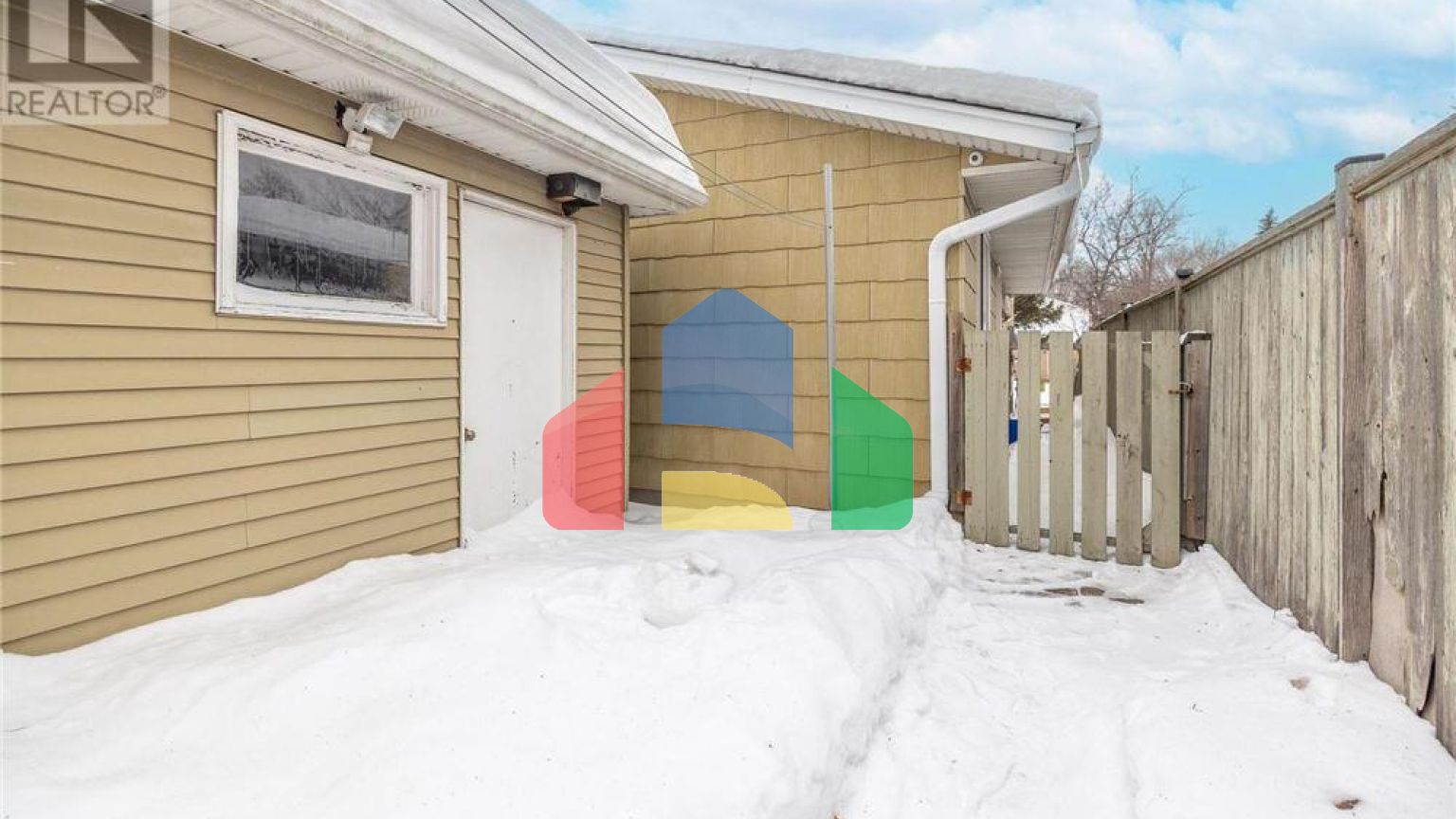 Residential - Single Family Home - Kitchener, Canada - Canada