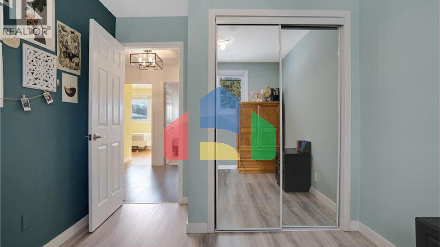 Residential - Single Family Home - Kitchener, Canada - Canada