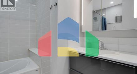 Residential - Single Family Home - Kitchener, Canada - Canada