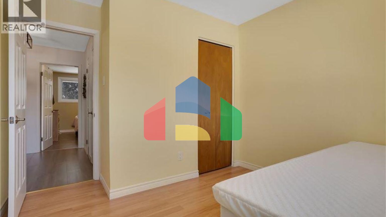 Residential - Single Family Home - Kitchener, Canada - Canada