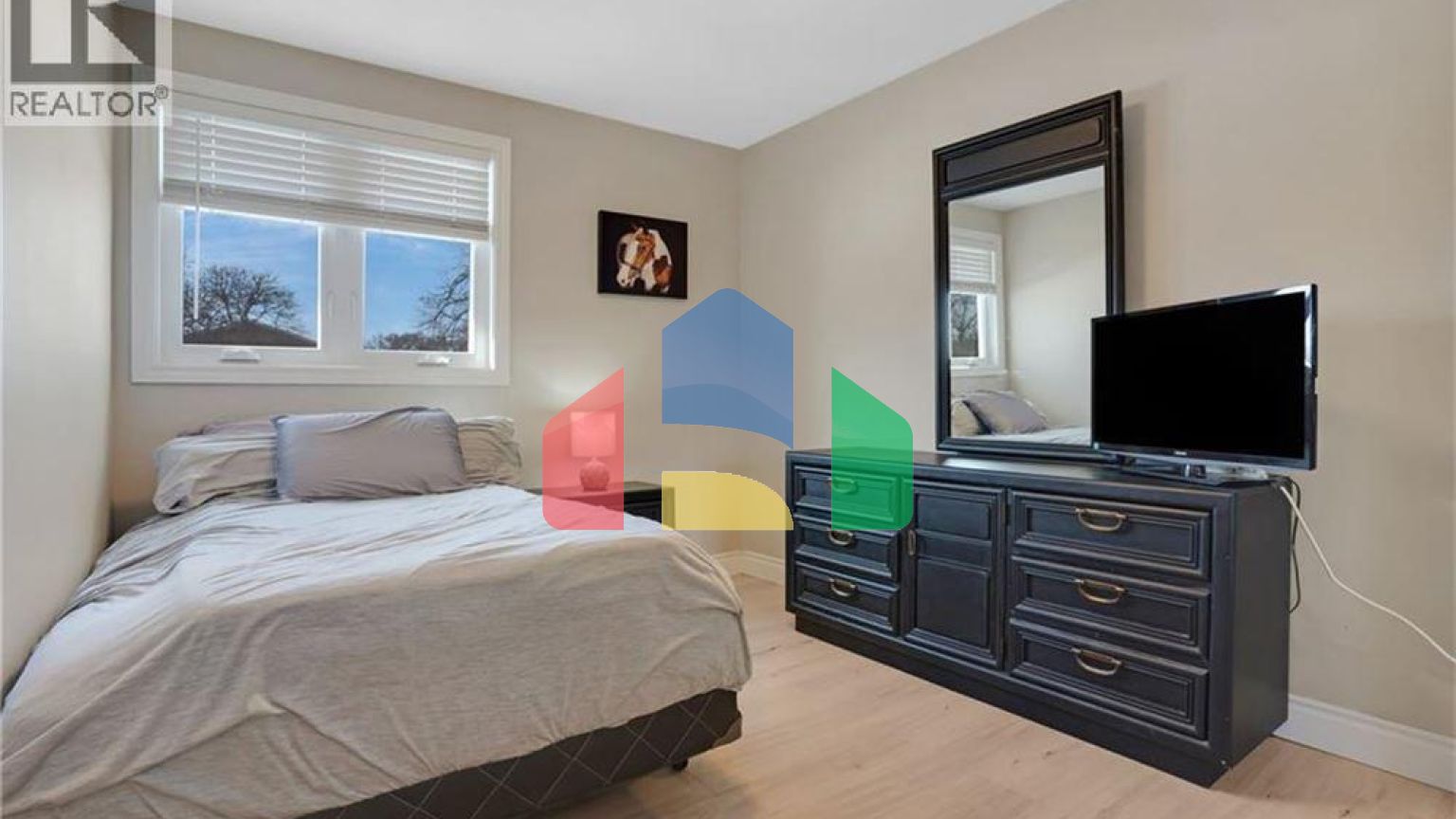 Residential - Single Family Home - Kitchener, Canada - Canada