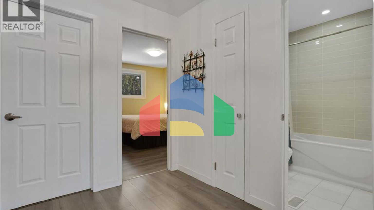 Residential - Single Family Home - Kitchener, Canada - Canada