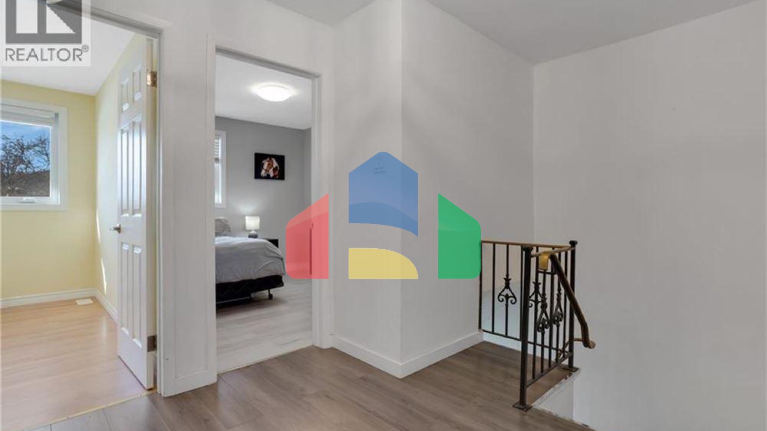 Residential - Single Family Home - Kitchener, Canada - Canada