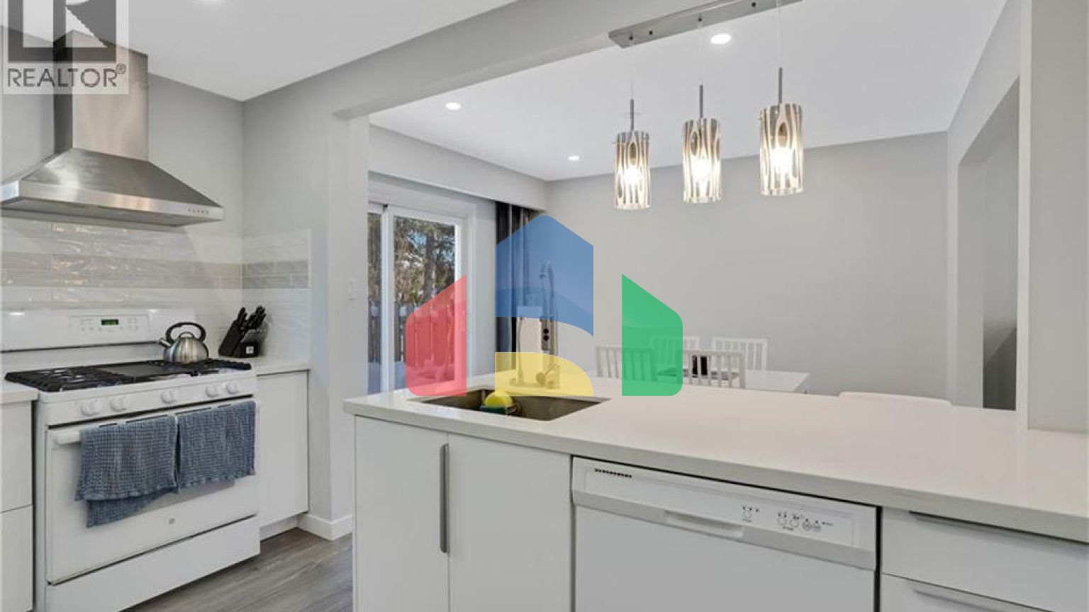 Residential - Single Family Home - Kitchener, Canada - Canada