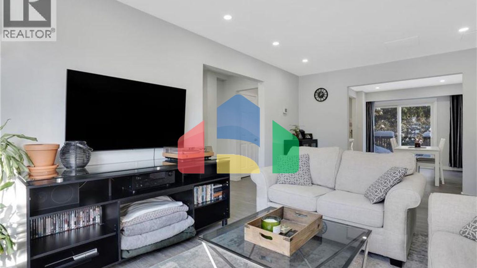 Residential - Single Family Home - Kitchener, Canada - Canada