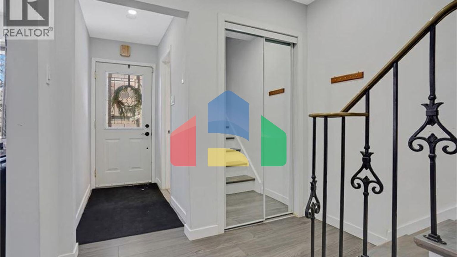 Residential - Single Family Home - Kitchener, Canada - Canada