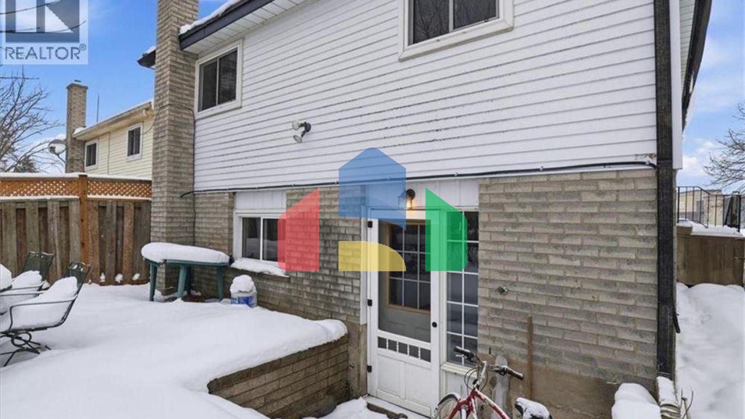 Residential - Single Family Home - Kitchener, Canada - Canada