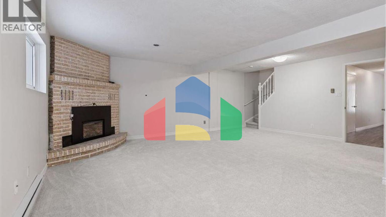 Residential - Single Family Home - Kitchener, Canada - Canada