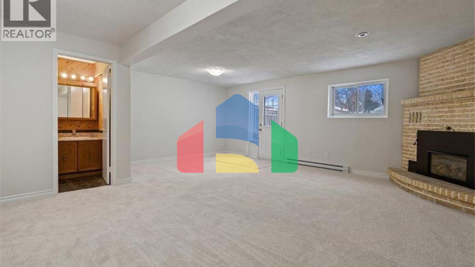 Residential - Single Family Home - Kitchener, Canada - Canada