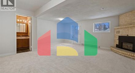 Residential - Single Family Home - Kitchener, Canada - Canada