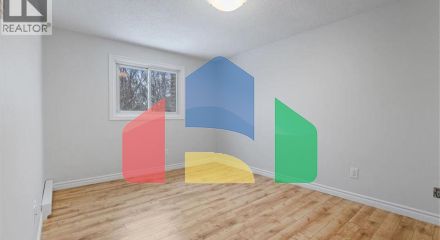 Residential - Single Family Home - Kitchener, Canada - Canada