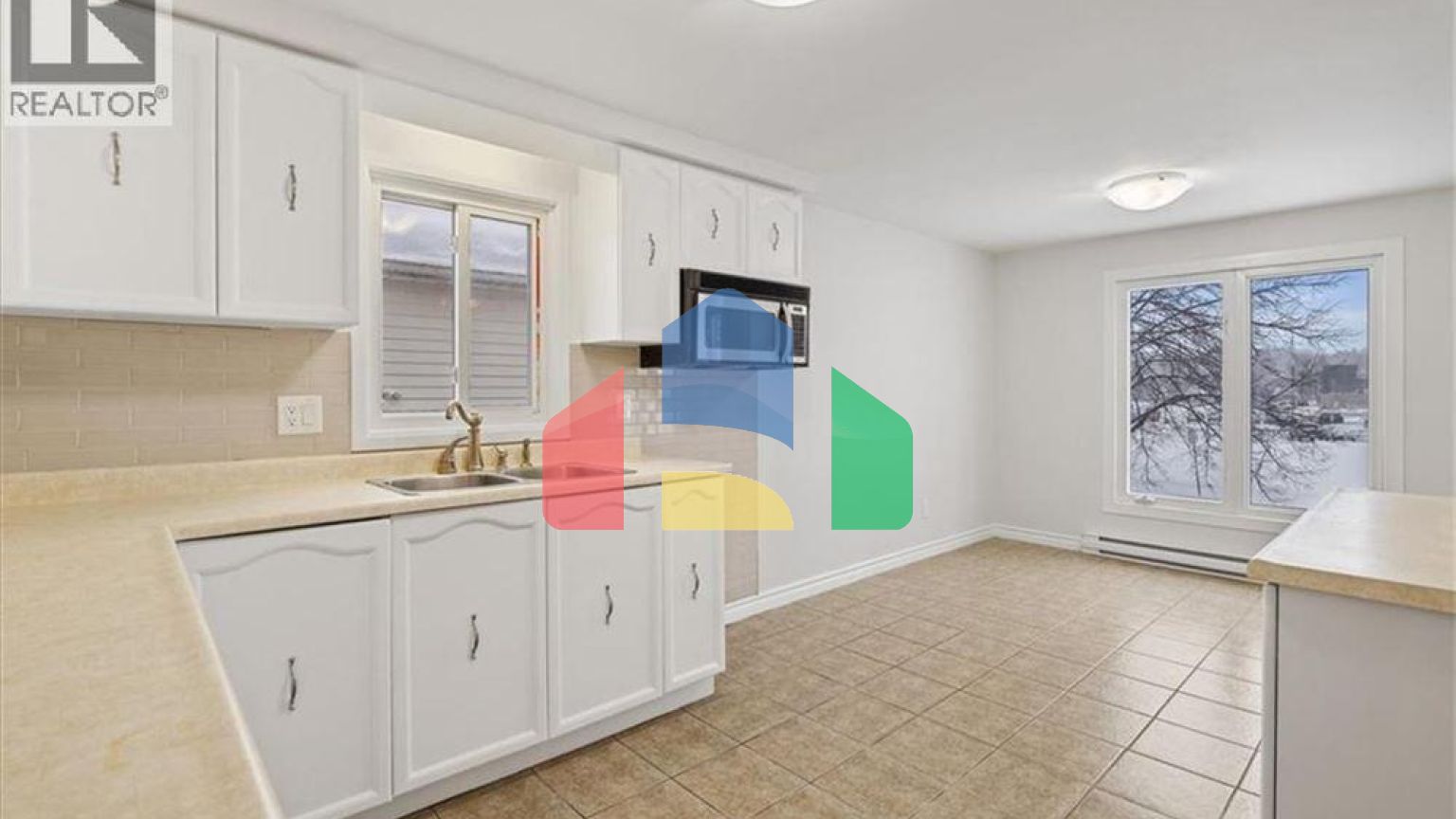 Residential - Single Family Home - Kitchener, Canada - Canada