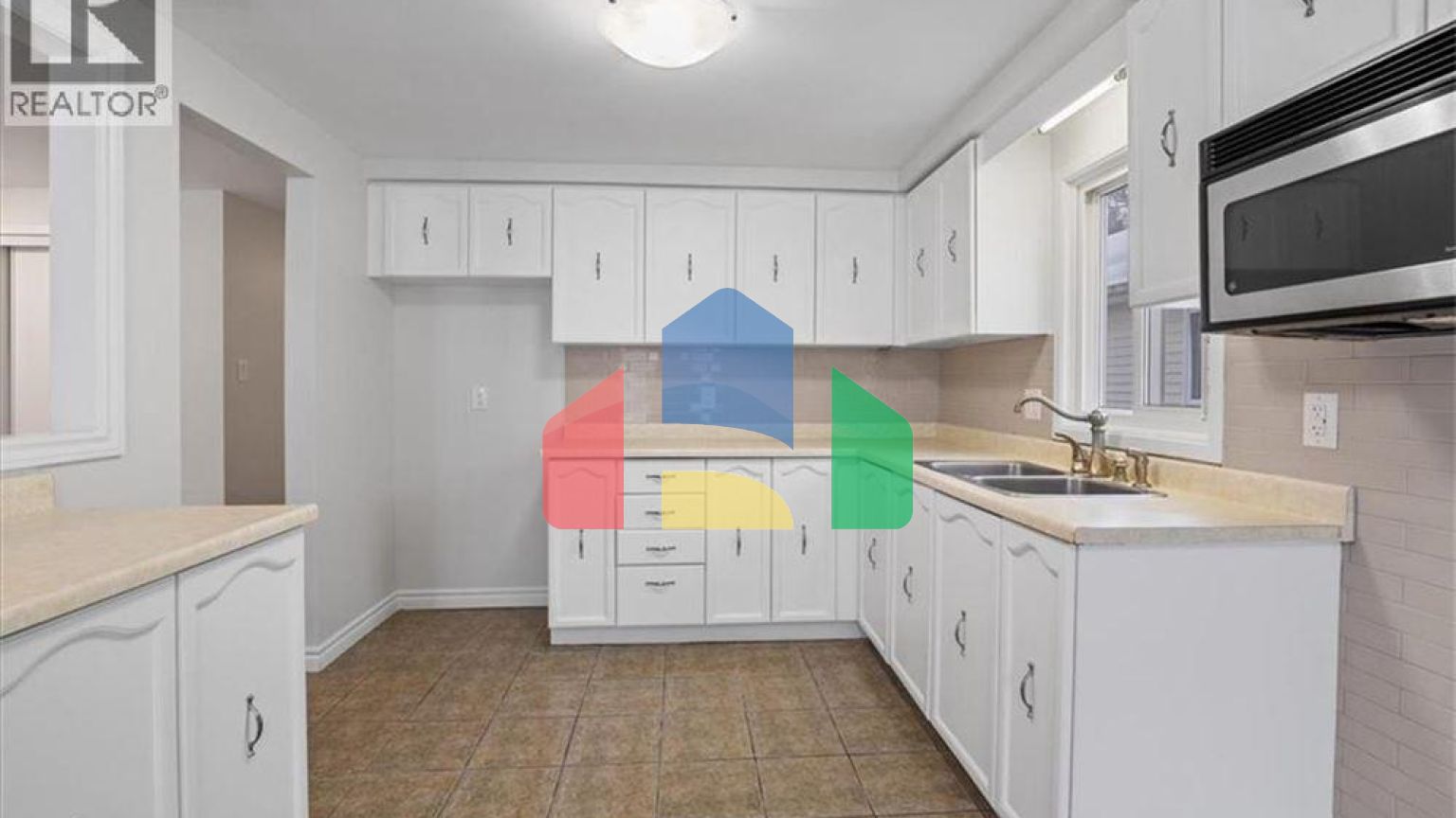 Residential - Single Family Home - Kitchener, Canada - Canada