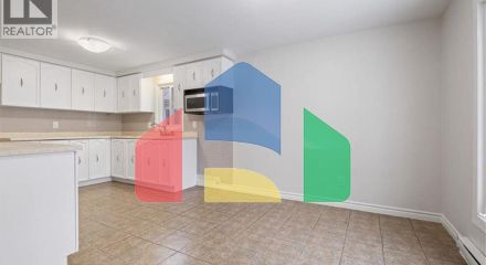 Residential - Single Family Home - Kitchener, Canada - Canada