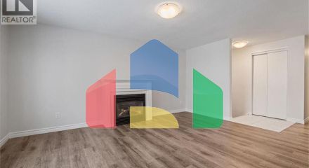 Residential - Single Family Home - Kitchener, Canada - Canada