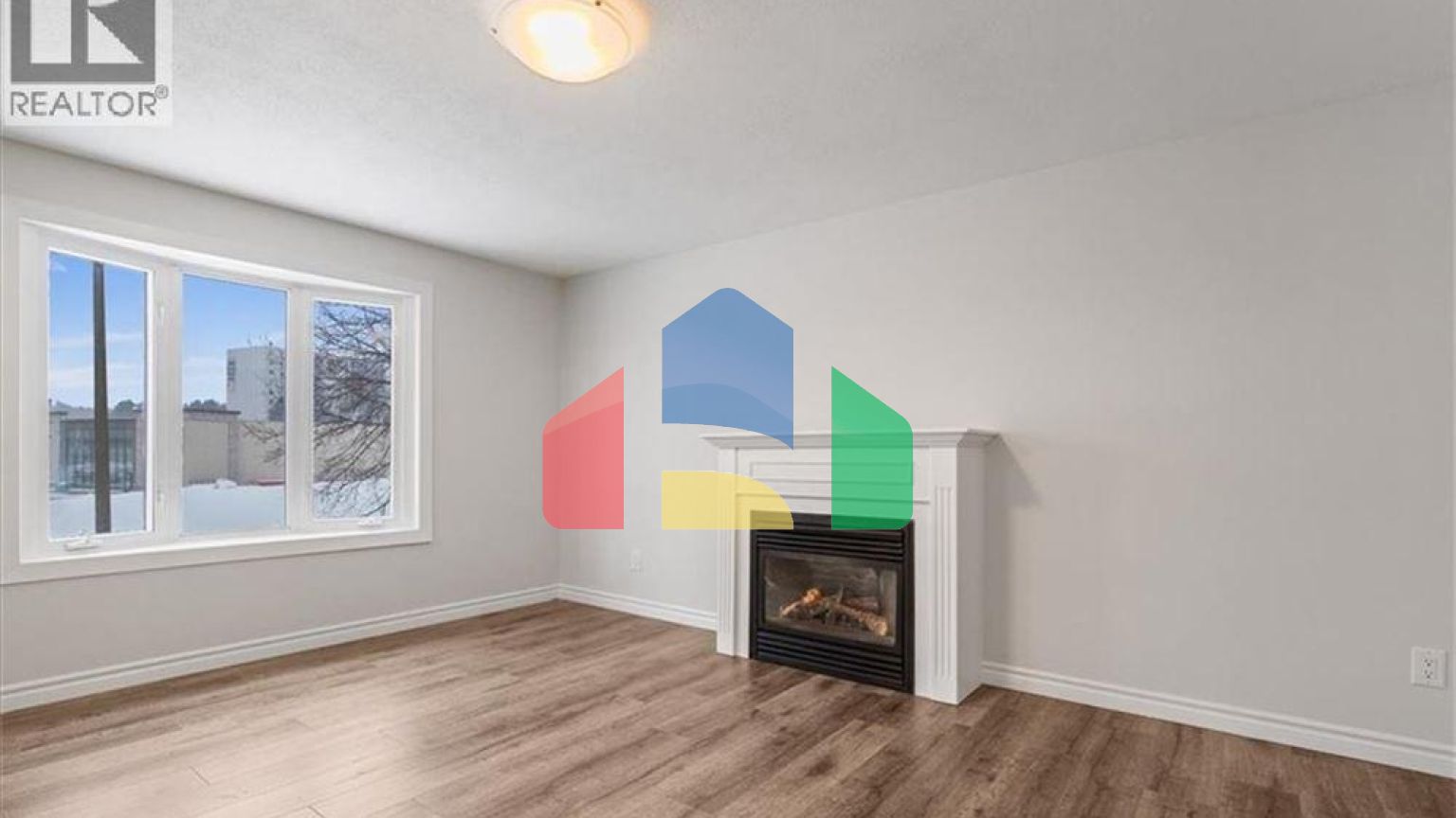 Residential - Single Family Home - Kitchener, Canada - Canada