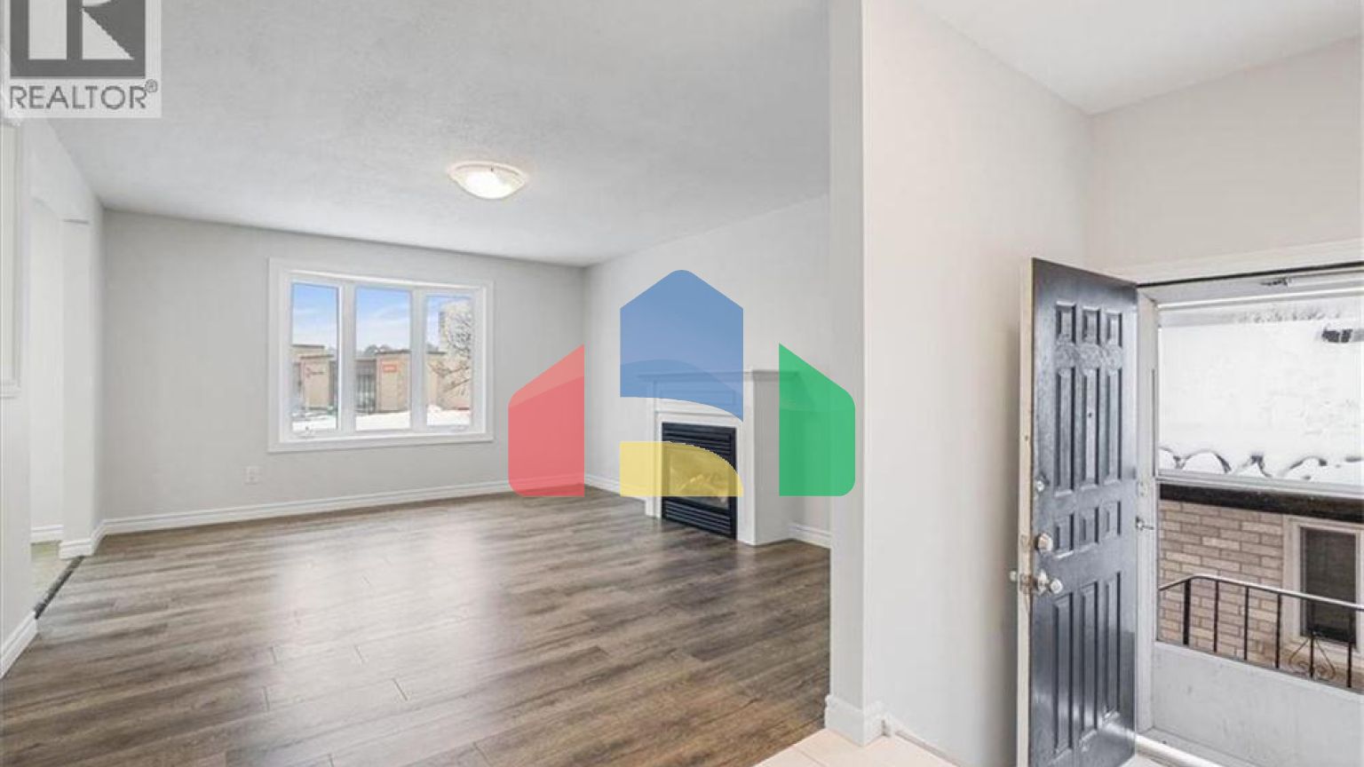 Residential - Single Family Home - Kitchener, Canada - Canada