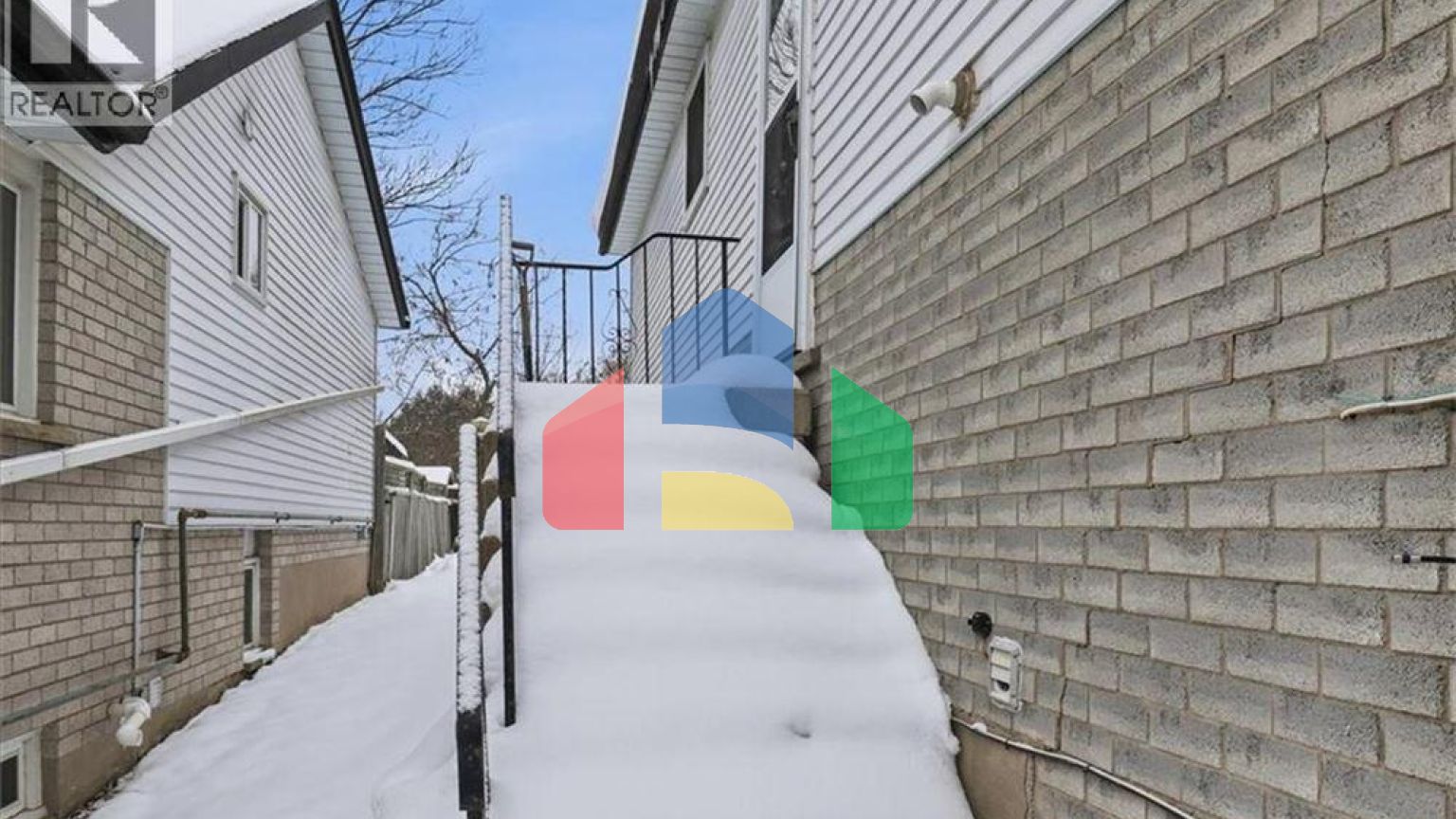 Residential - Single Family Home - Kitchener, Canada - Canada