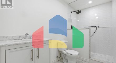 Residential - Single Family Home - Kitchener, Canada - Canada